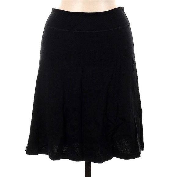 MACPAC 100% MERINO WOOL SKIRT, SIZE 8 - Picture 1 of 1
